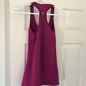 Size 4 Lulu top, worn once, perfect condition.